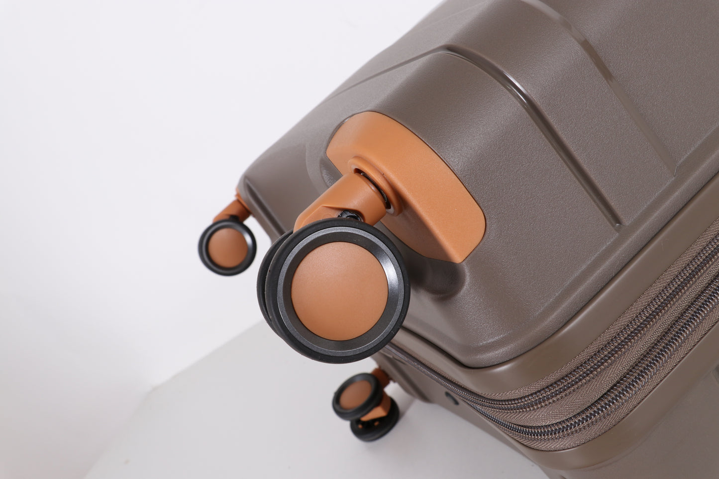 Lieber's Luggage® Legacy Expandable 21" Hardside Carry-On Spinner (Free Monogram, USA Assembled)