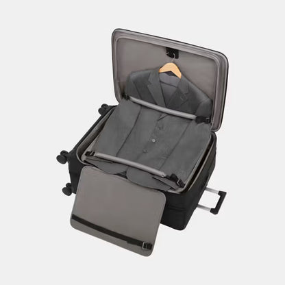 Victorinox Werks 7.0 Large Softsided Spinner