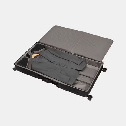 Victorinox Werks 7.0 2-Wheeled Garment Bag