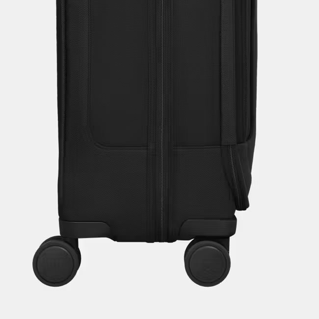 Victorinox Werks 7.0 Large Softsided Spinner