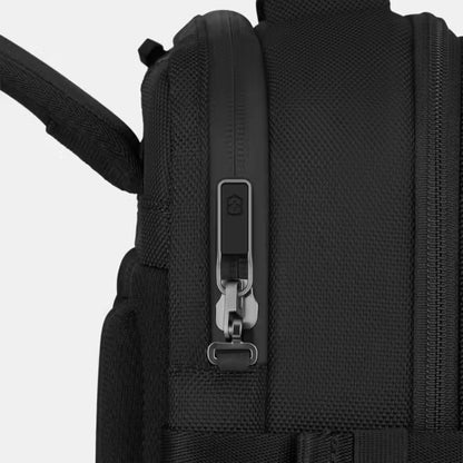 Victorinox Werks 7.0 Medium Softsided Spinner