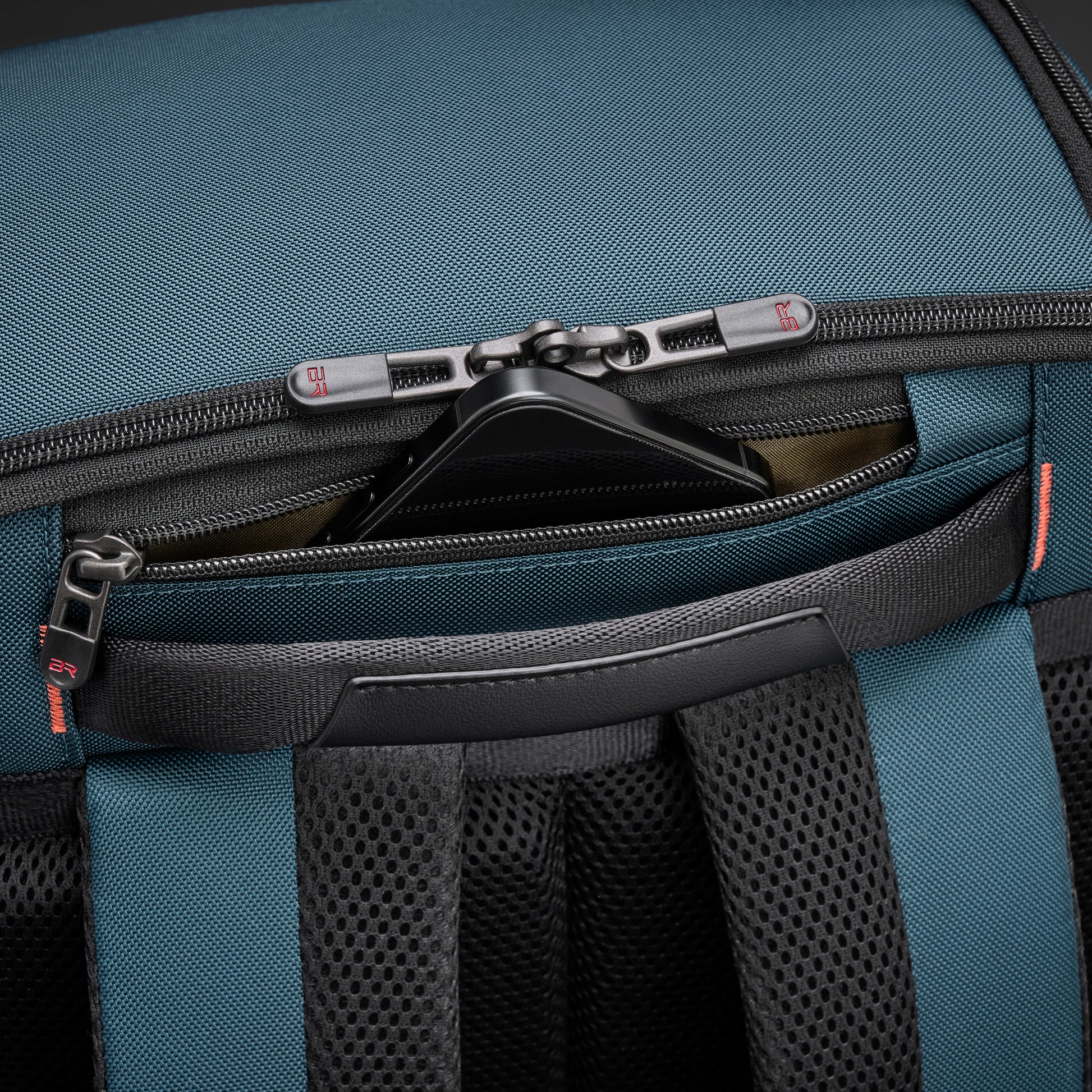 Briggs & Riley ZDX U-Zip Travel Backpack with laptop compartment and trolley passthrough