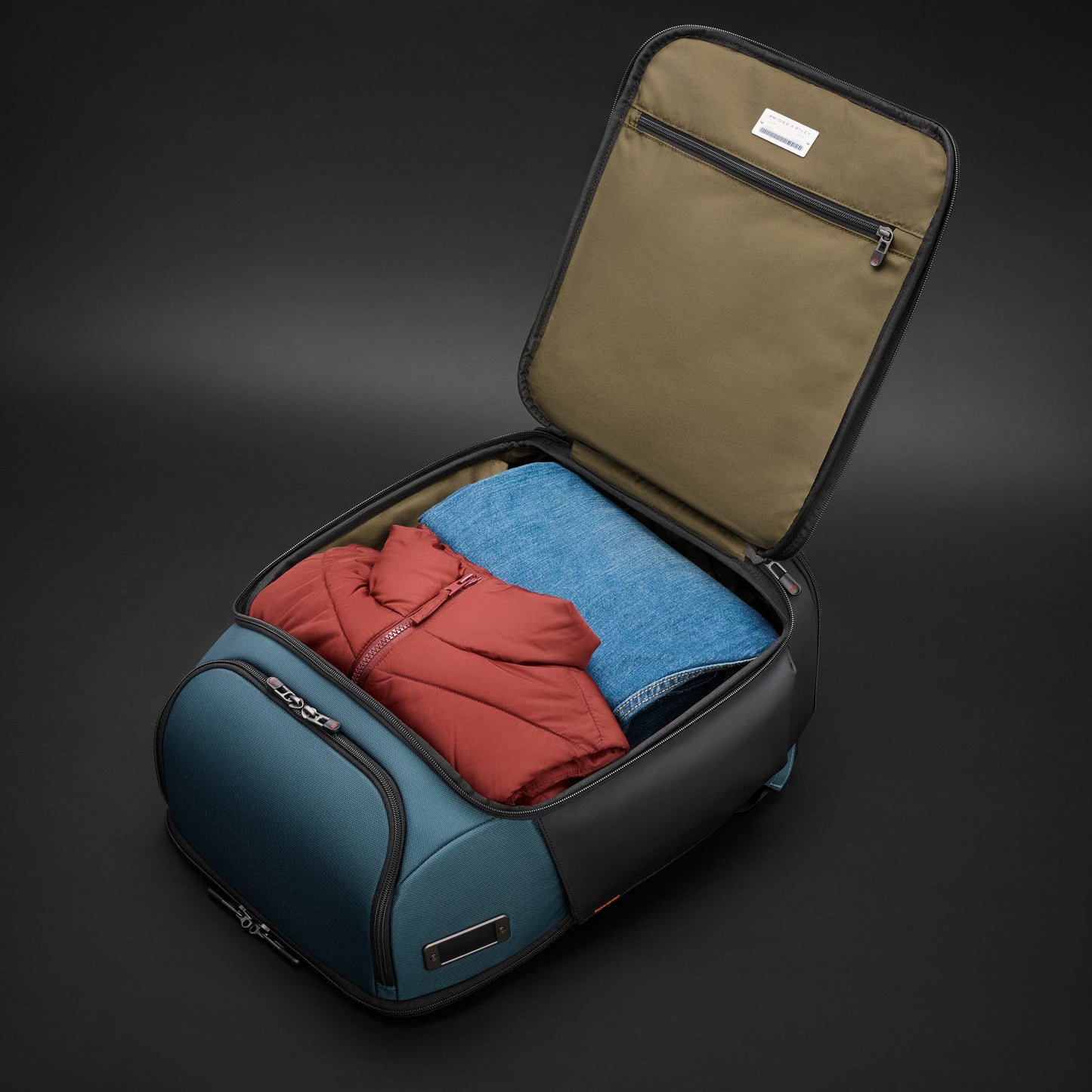 Briggs & Riley ZDX U-Zip Travel Backpack with laptop compartment and trolley passthrough