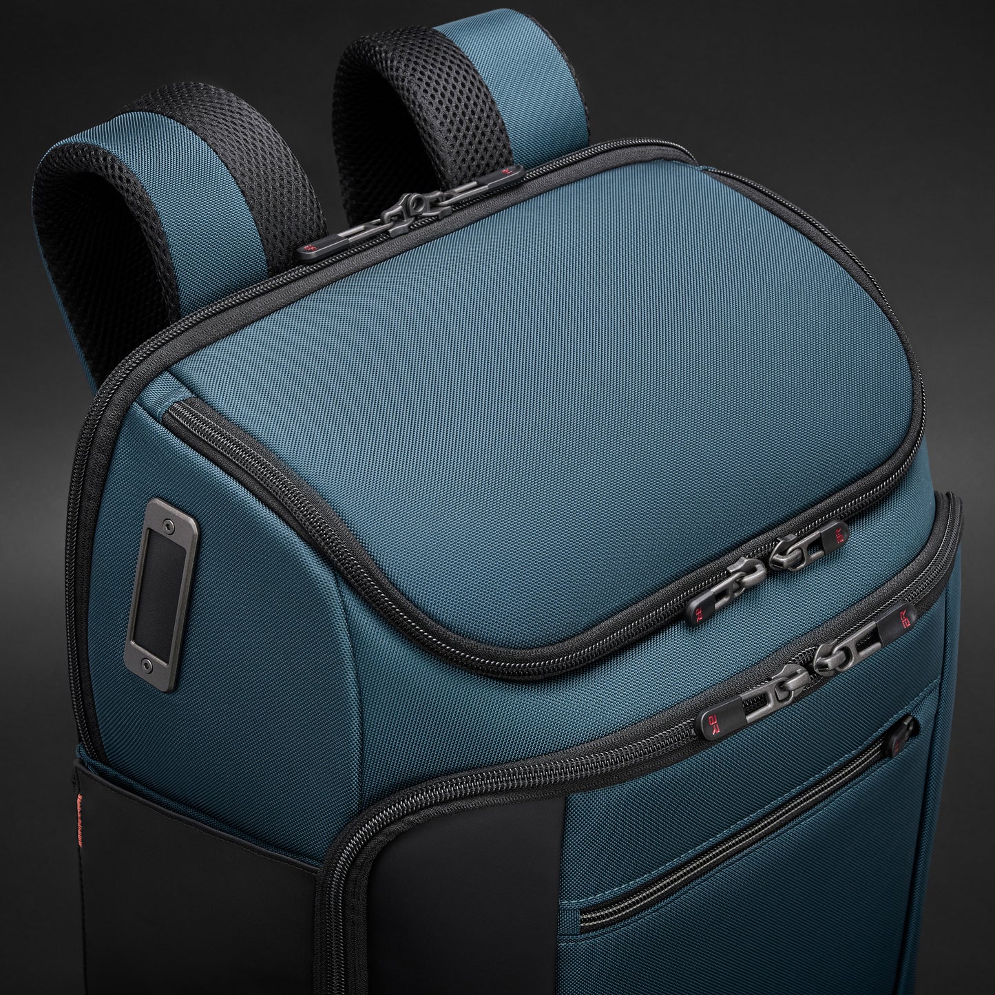 Briggs & Riley ZDX U-Zip Travel Backpack with laptop compartment and trolley passthrough