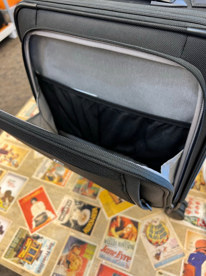 Victorinox Werks Traveler 6.0 Softside Global Carry-On Spinner