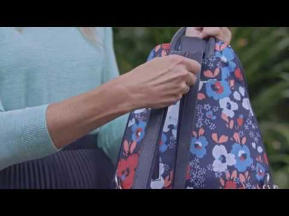 A la venta: mochila Baggallini Metro con pulsera para teléfono RFID