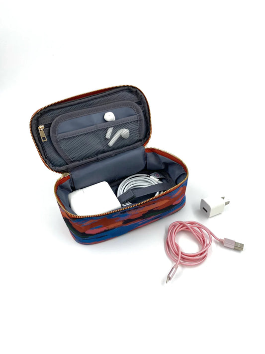 Ms. Jetsetter- Tech Organizer