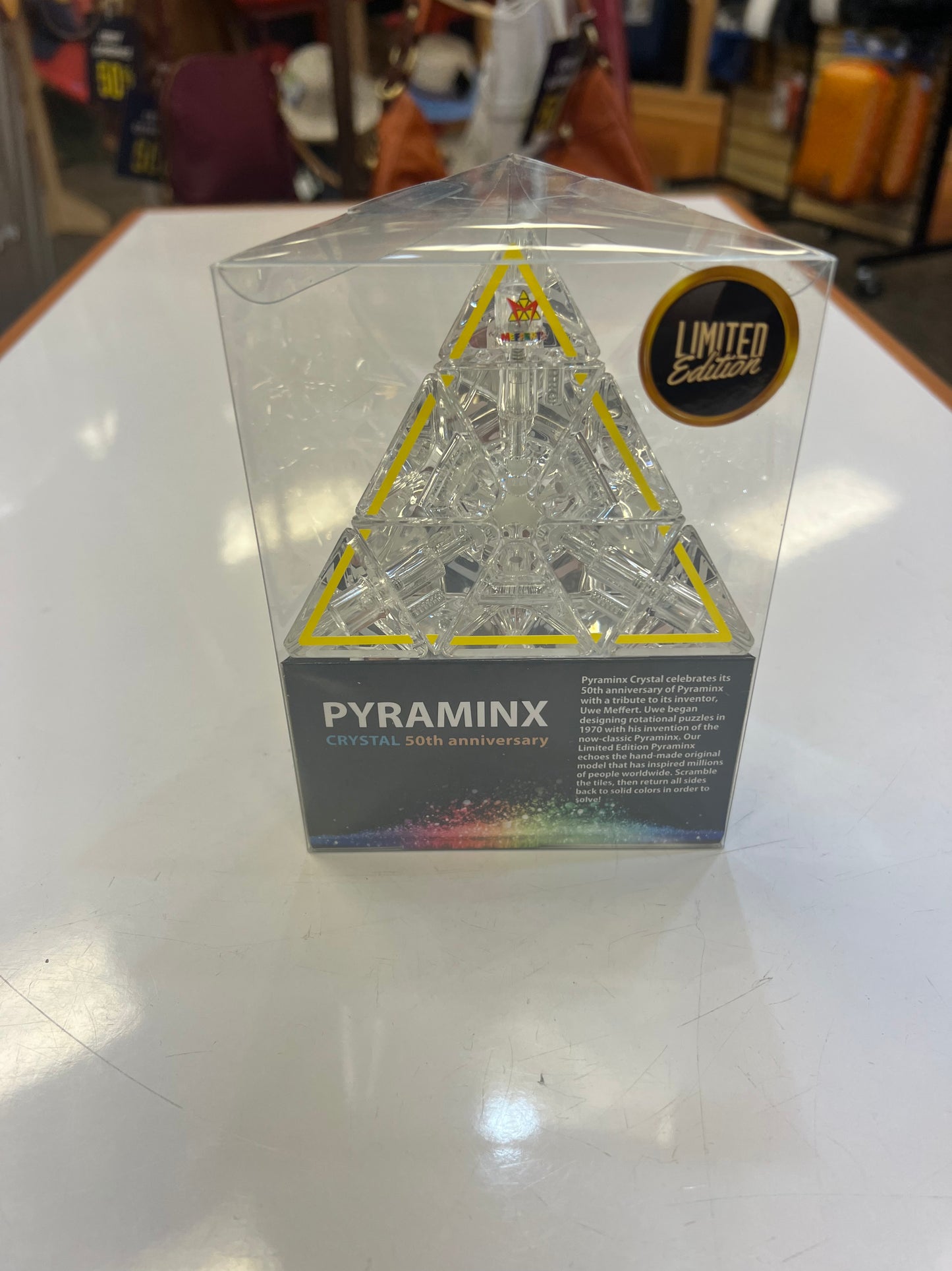 En oferta: Meffert's Pyraminx Crystal Edición 50 Aniversario Puzzle/Fidget