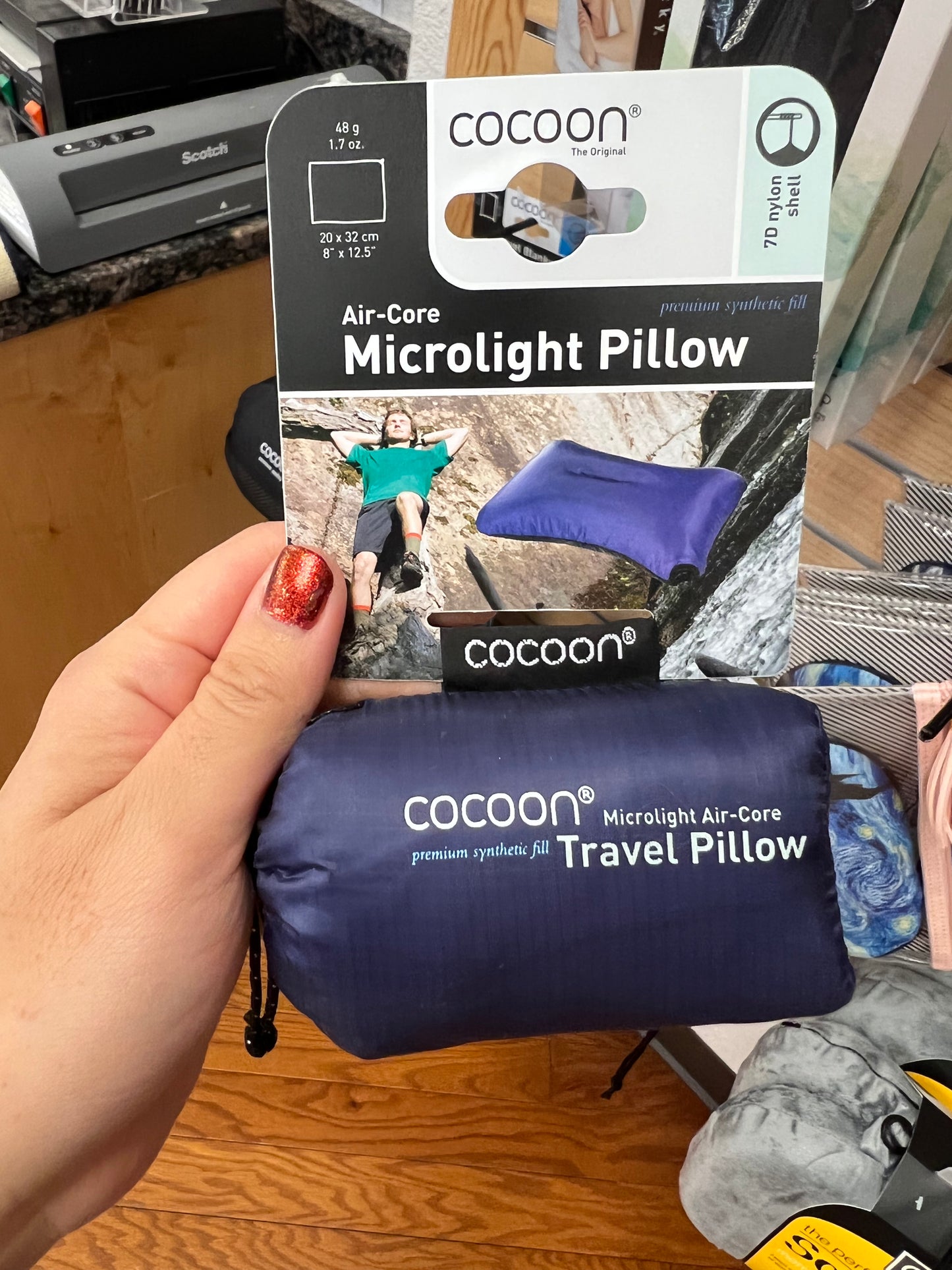 Cocoon Air-Core Microlight Pillow (dark blue)