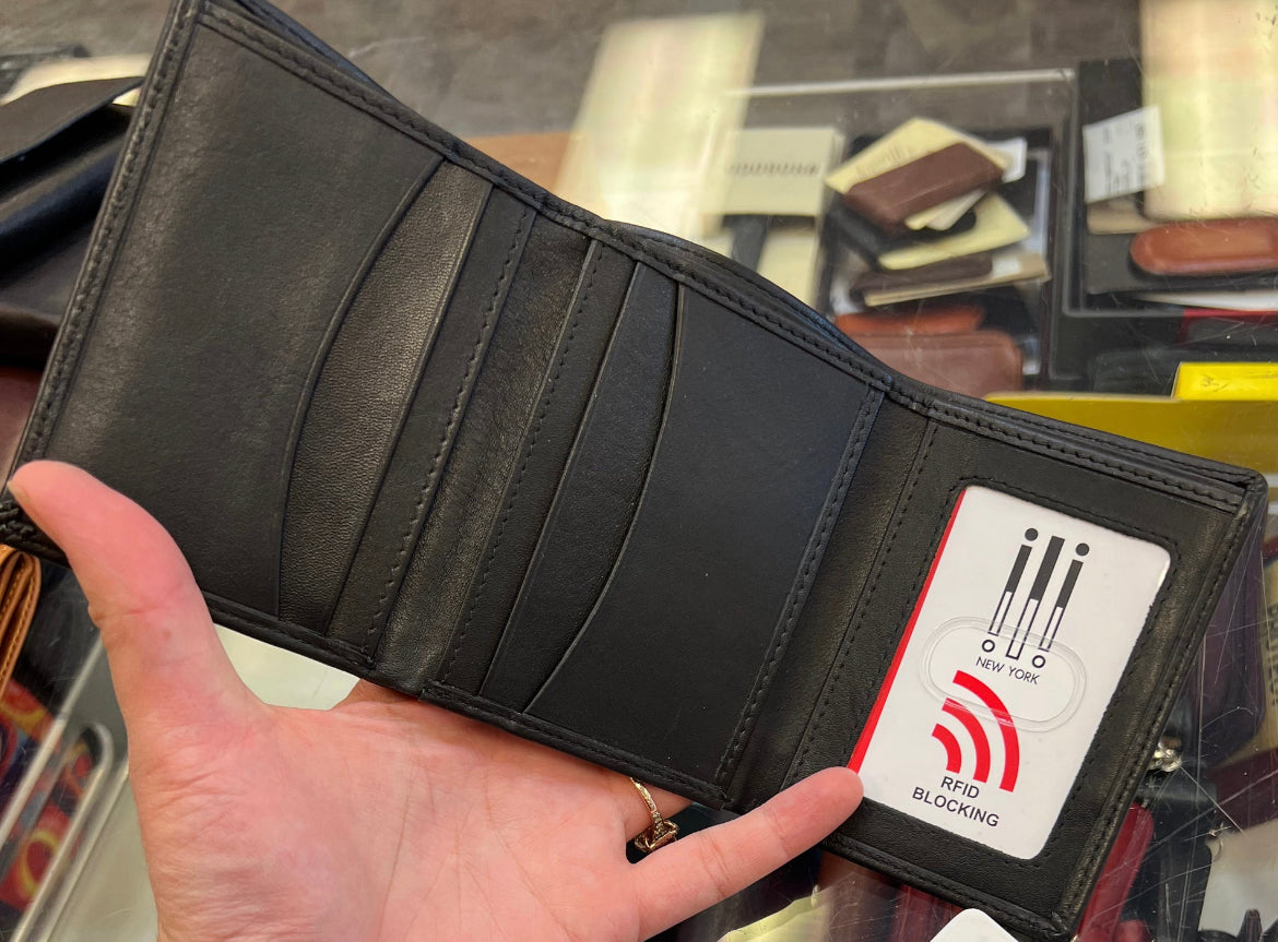 ili New York RFID Trifold Leather Wallet (Black)