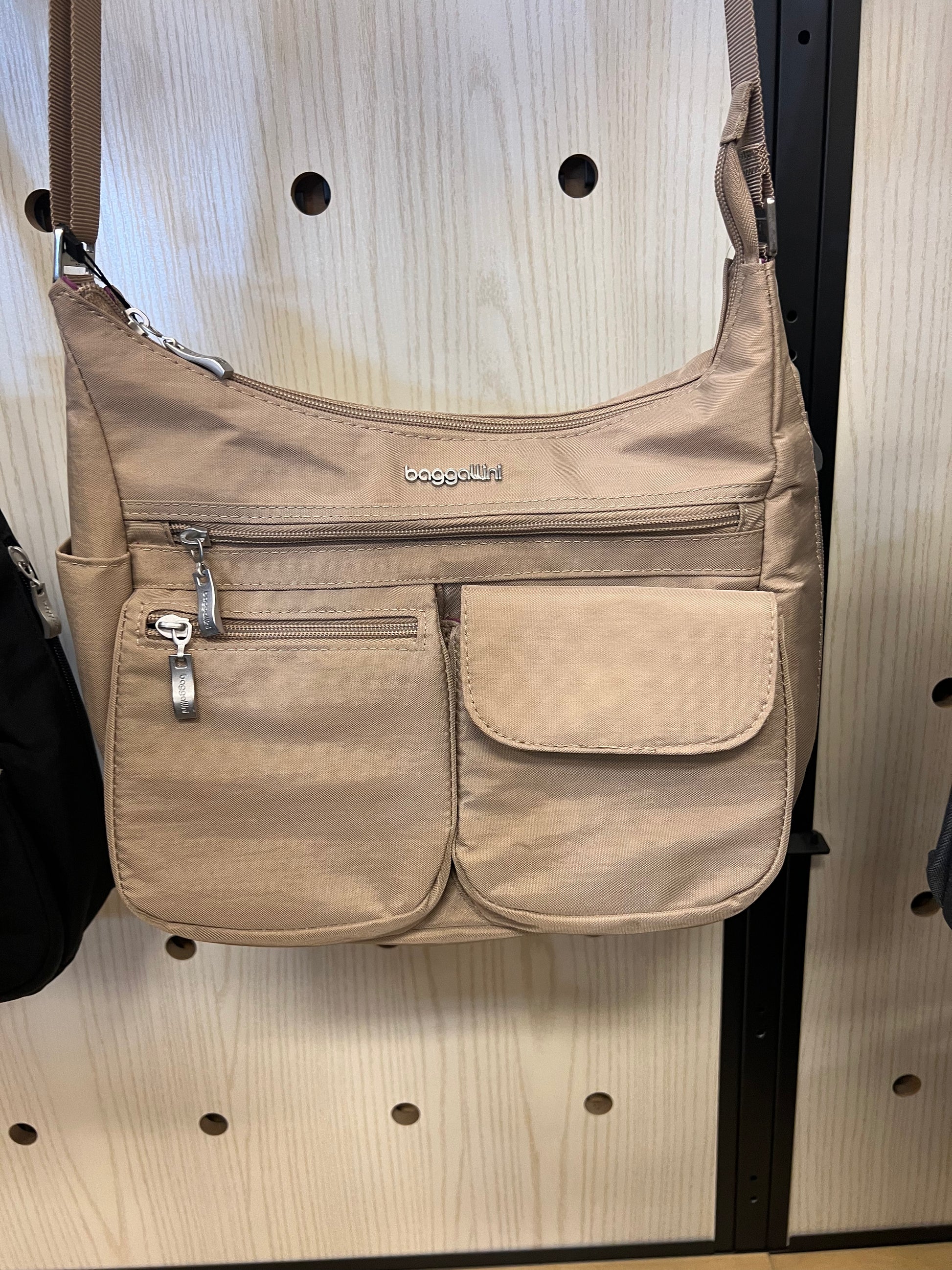 Baggallini travel bag hotsell